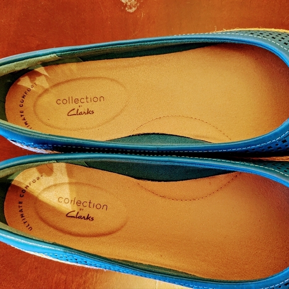Clarks Women's Turquoise Flats - Picture 5 of 5